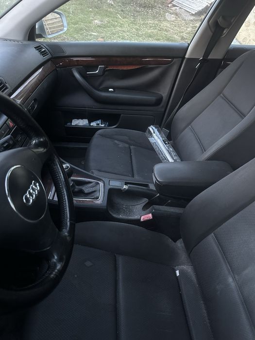 Vand Audi a4, pentru dezmembrări