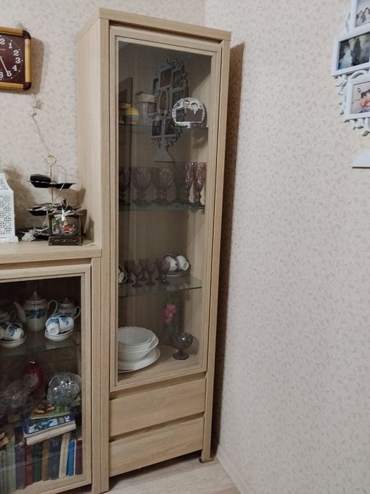 Мебель шкаф, витрина