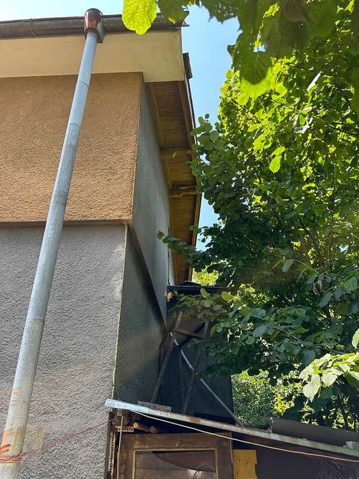 къща, тухла 1984г. , на 2 етажа, село Долна Диканя, двор 870м