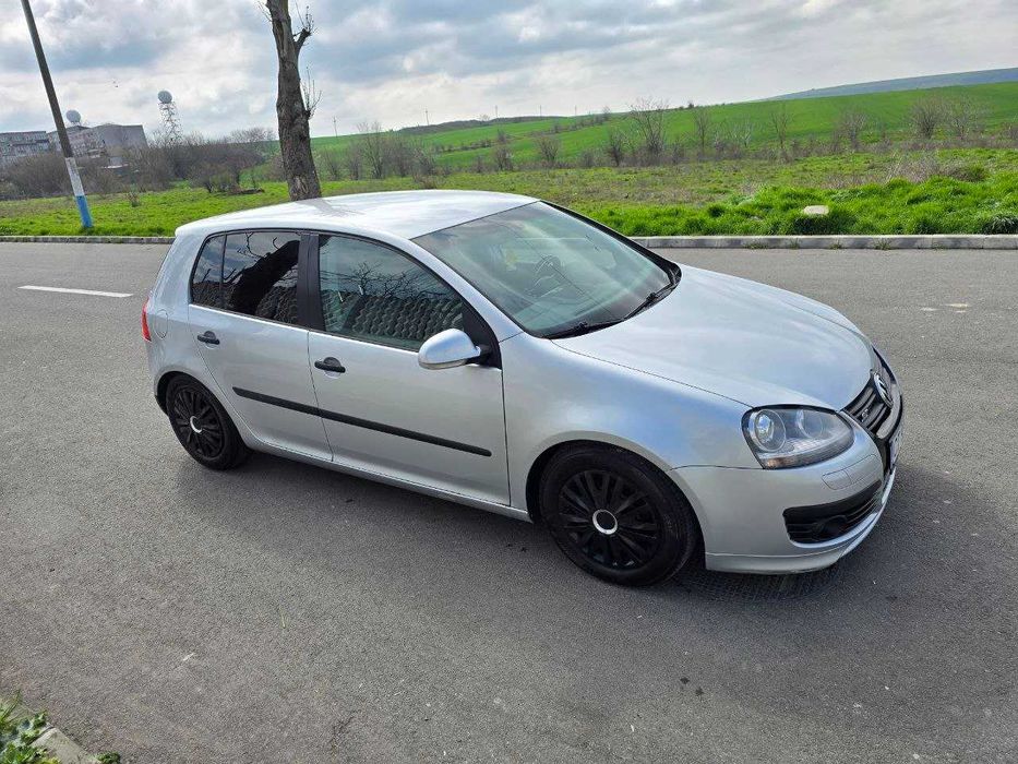 Vand Golf 5 1.6 FSI Benzina - Medgidia