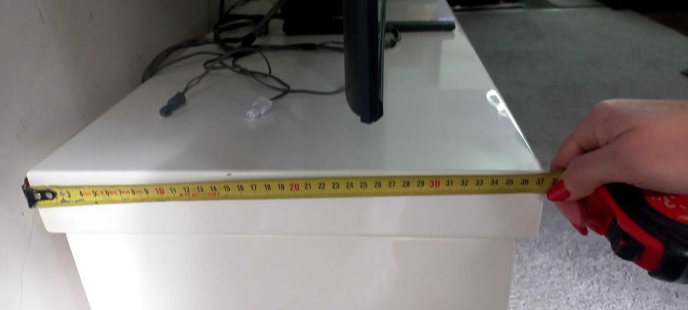 TV шкаф,бял главц