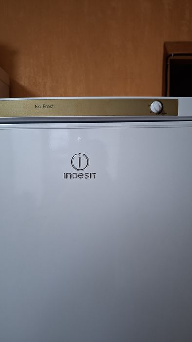 Продам морозильник Indesit no frost