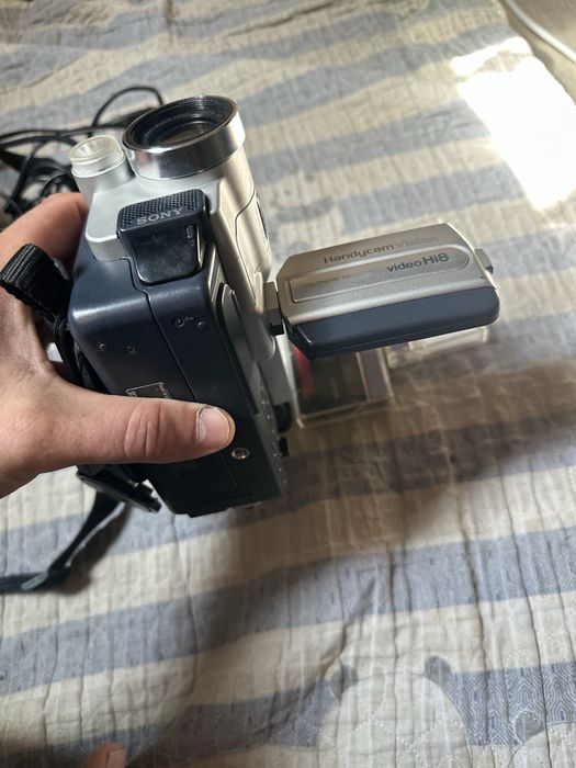 Продам  видеокамера Sony Handycam
