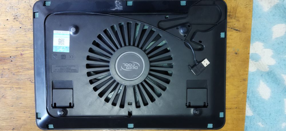 Охлаждающая подставка для ноутбука