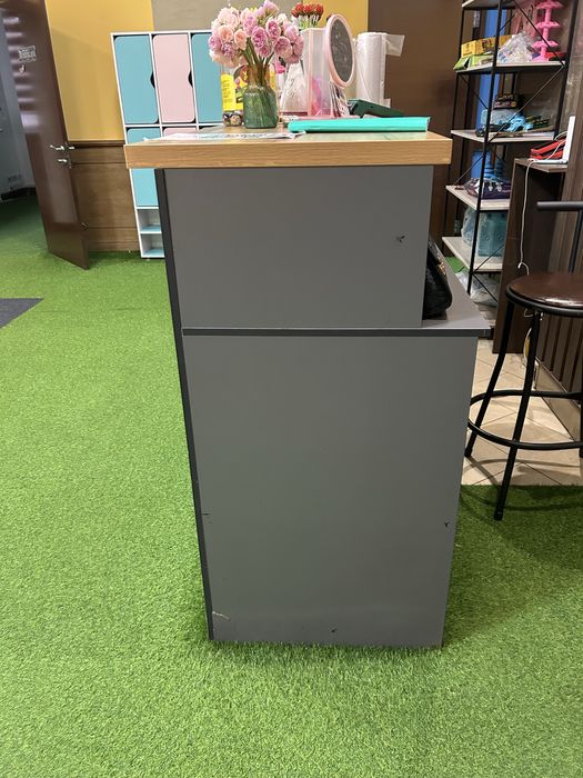 Стойка ресепшен