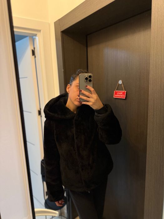 Черно палто Stradivarius