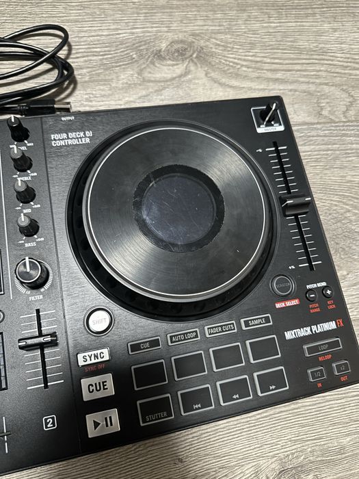 DJ контролер Numark Mixtrack Platinum FX