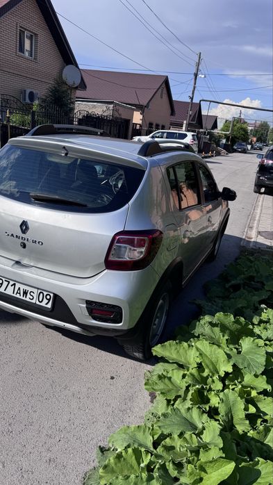 Автомобиль  Renault Sandero Stepway