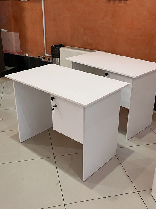 Офисные/Письменные столы с шкафчиком на заказ