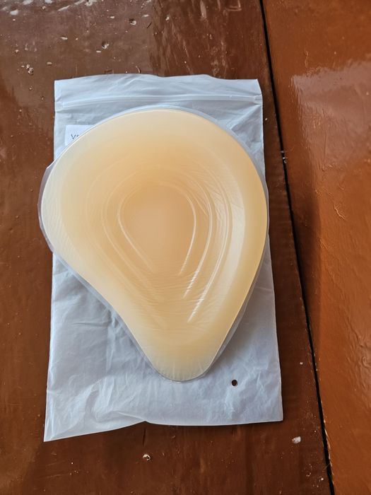 Suniy ko'krak chap tomon