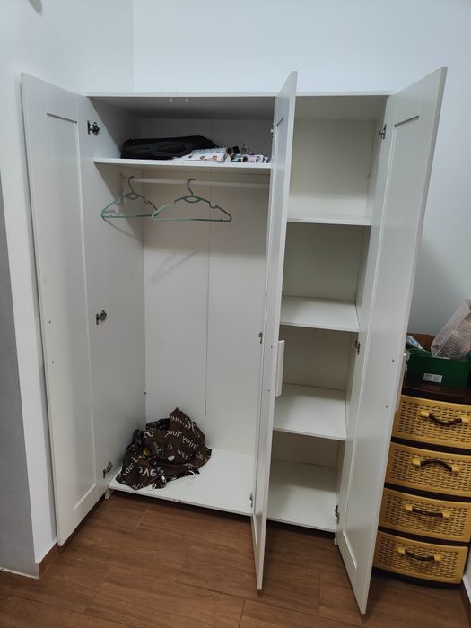 Dulap/sifonier/dressing pentru haine ikea