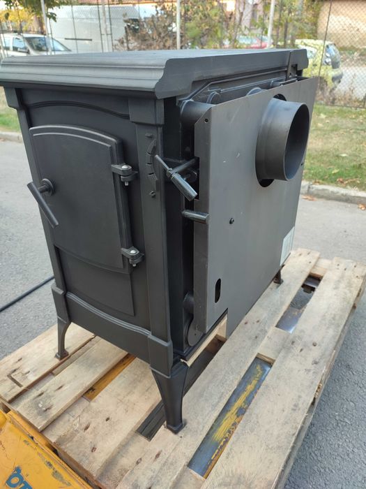 Чугунена камина печка на дърва!
