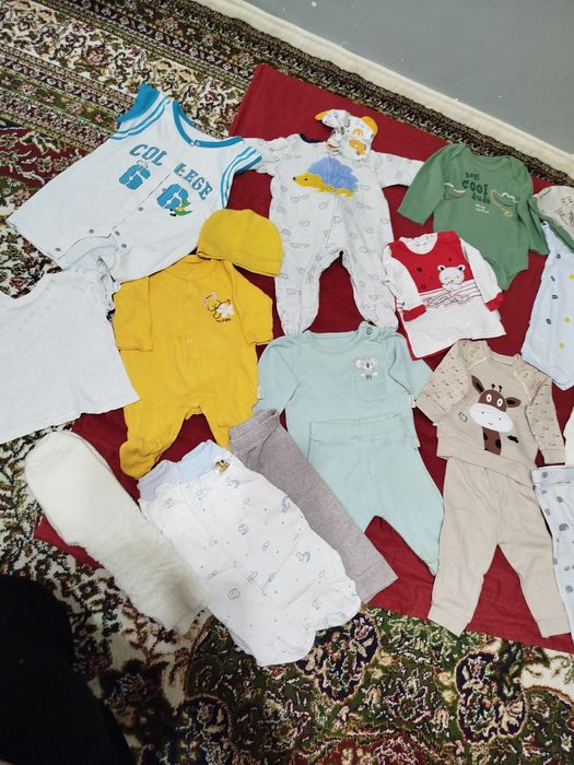 Chaqaloq kiyimlari tez va arzon hammasi 200ming sum bo'liwi