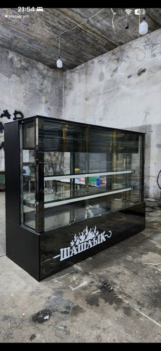 Shashlik uchun vetrina xaladelnik
