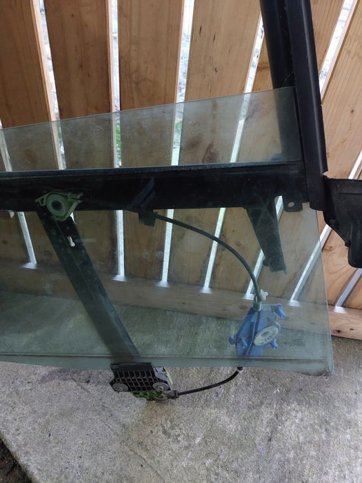 Geam cu macara spate Audi A4B6