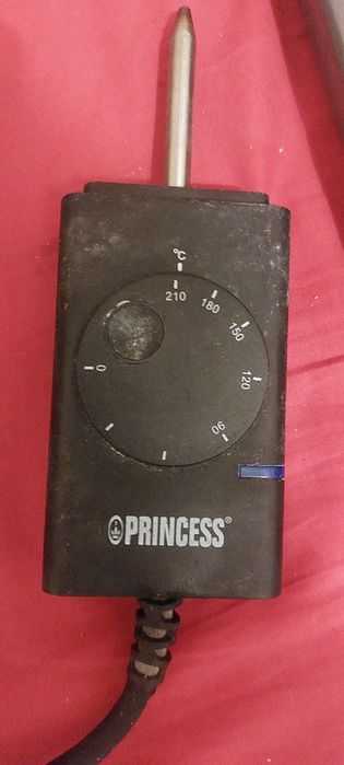 Продавам малко използвана грил плоча на  Принцес