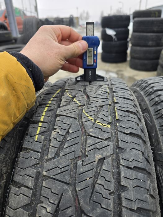 Anvelope de iarna 205-70r15 Brisgestone AT