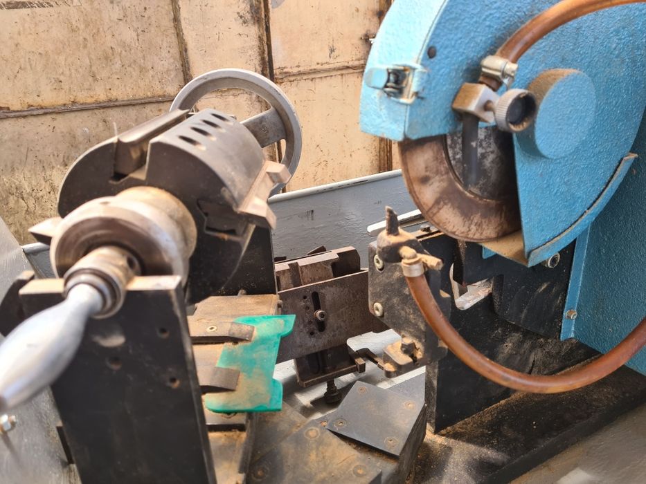 точиларка за глави  за четиристранки и фрези,