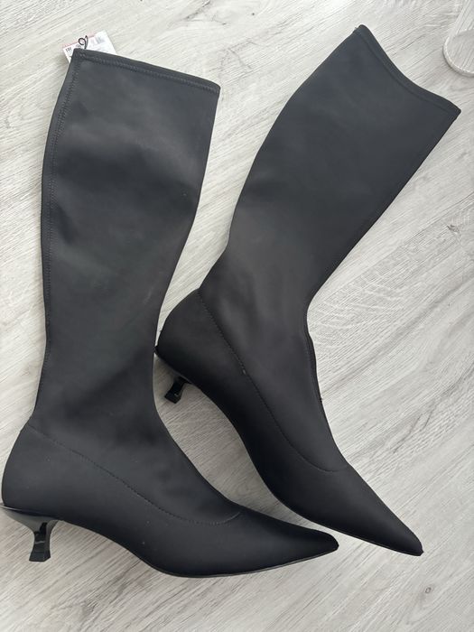 Нови ботуши тип чорап Zara