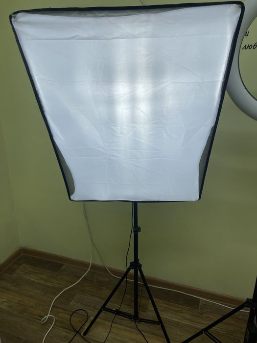 Продам лампу (софт бокс).