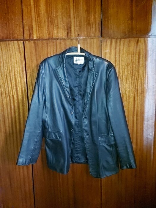 Продается   кожаный  пенжак   производства  корея