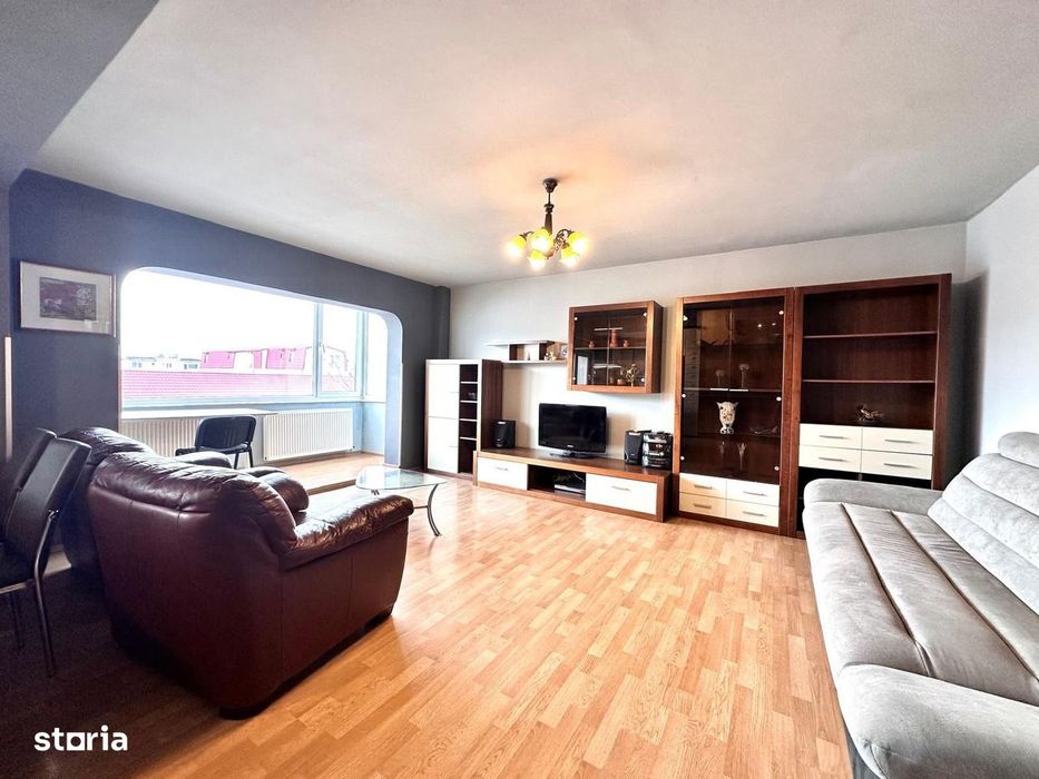 Apartament spatios 4 camere + parcare, pretabil ptr ERASMUS