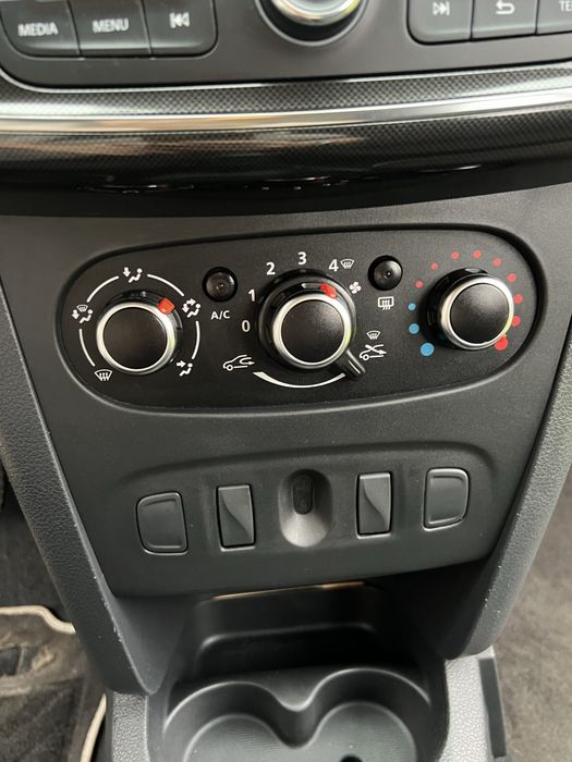 Dacia Logan MCV. Are numere rosii scoase