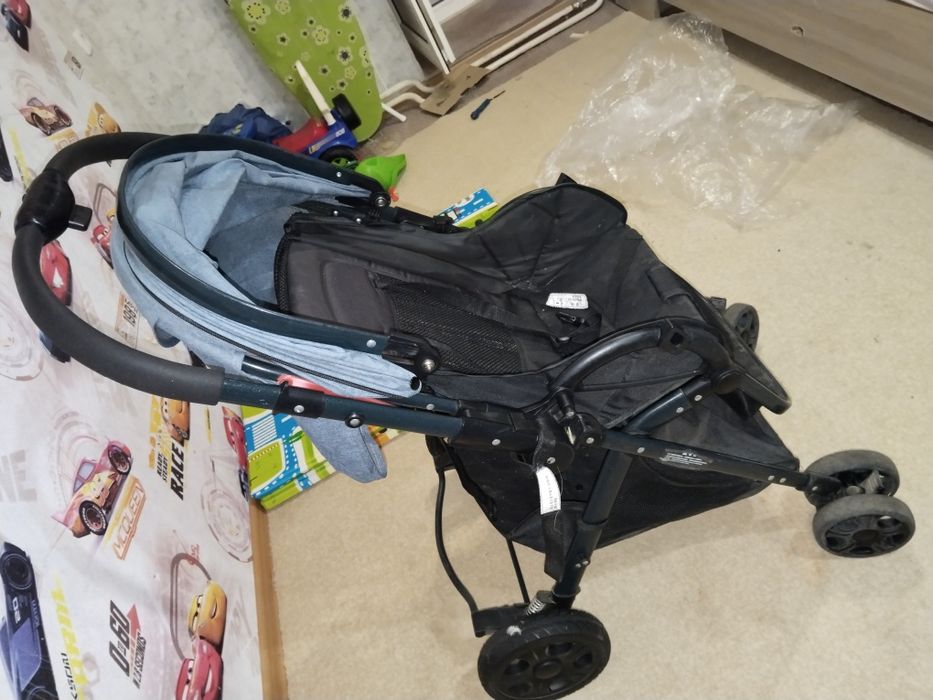 Продам коляску район КШТ