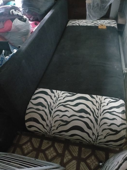 Продам диван с 2 креслами