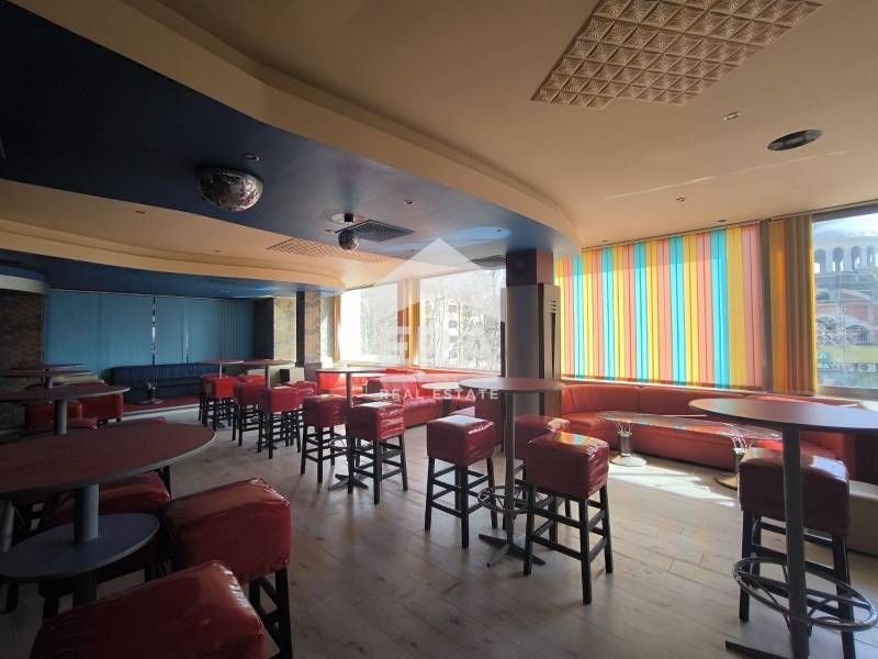 Търговско помещение в кв. Орфей-Веспрем