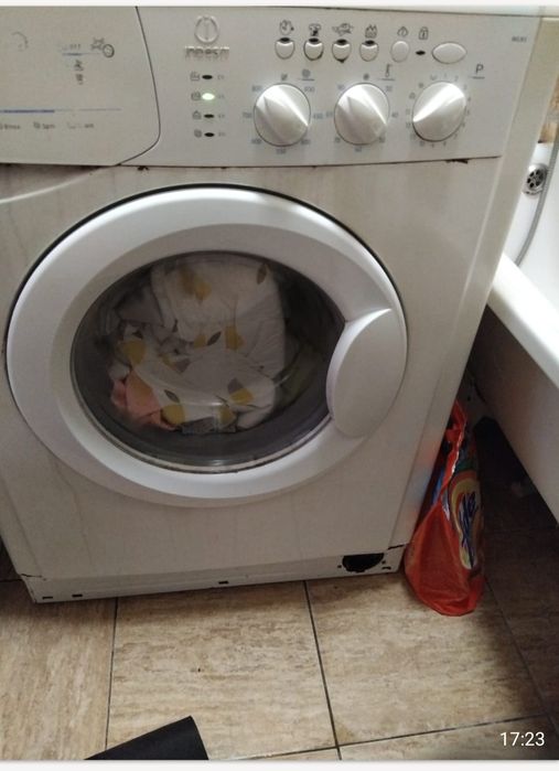Продаётся стиральная машина Indesit WIL 85.