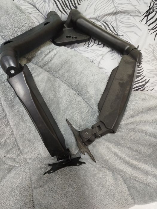 Стойка за стена за два монитора -  не е използвана