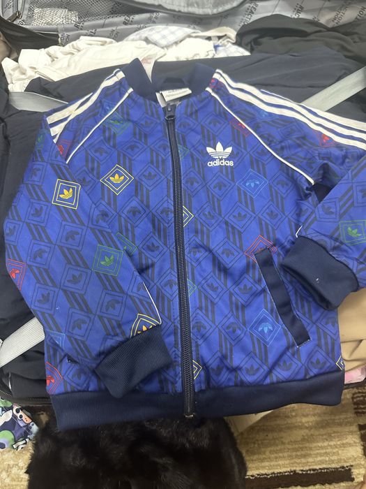 Спортивная кофточка adidas