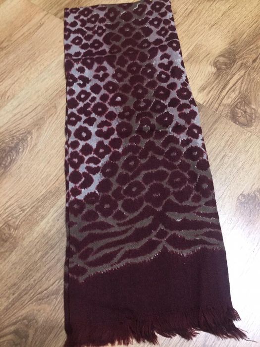 Зимни шапки, шалове и пуловери