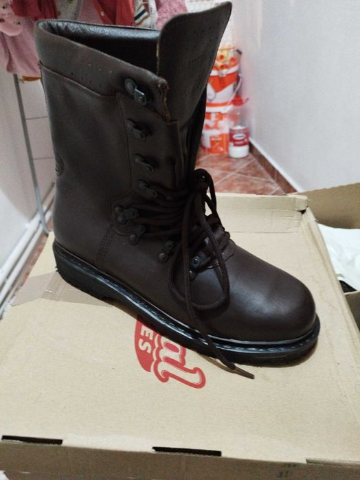 Bocanci militari din piele maro mărimea 43 și 41