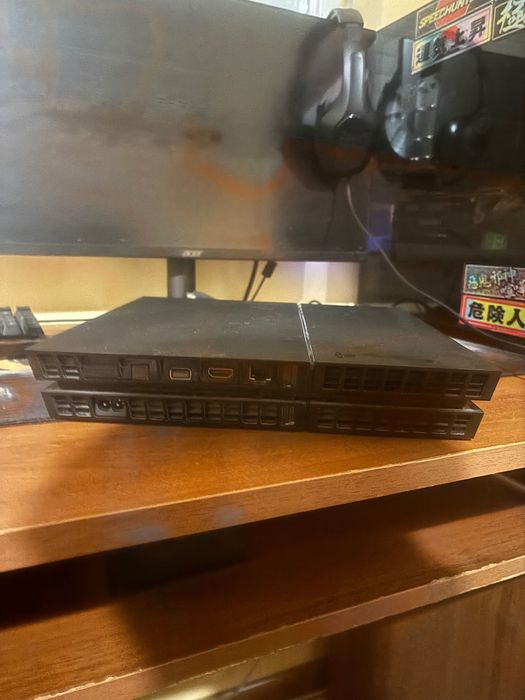 Playstation 4,3 контролера, 23 игри