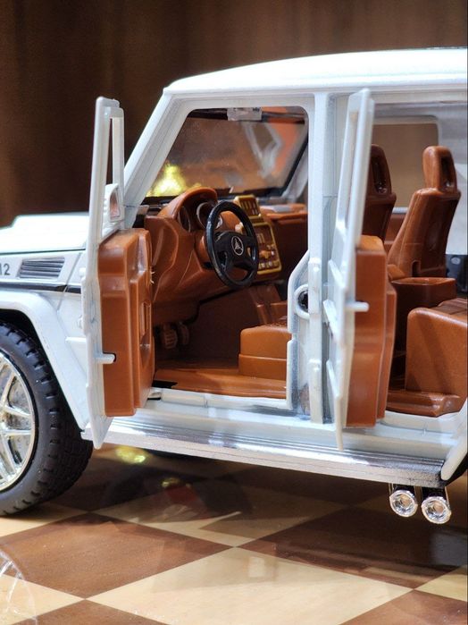 Автомобиль Mercedes-Benz AMG G63 масштаб 1/24