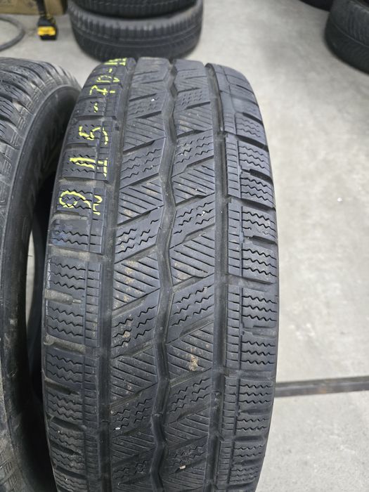 2 Броя Бусови Гуми 215/70/15C Hankook 6,2mm