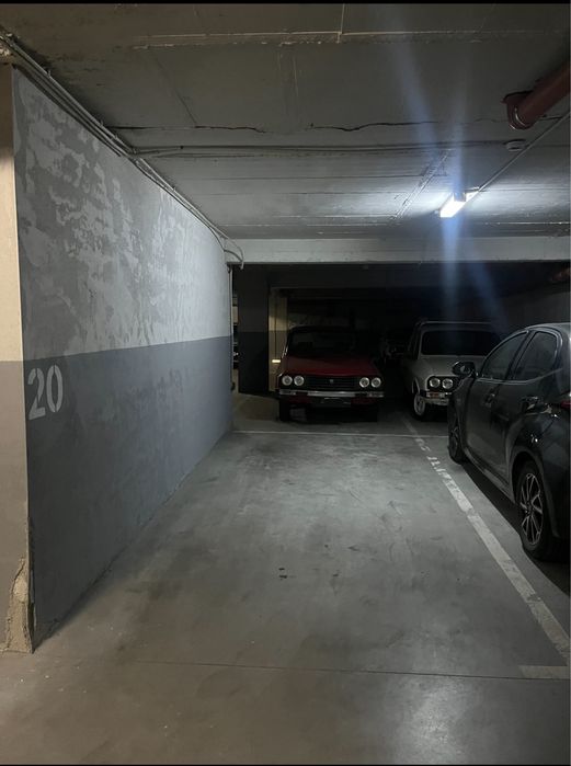 Închiriez parcare subterană Calea Mănăștur 64-66