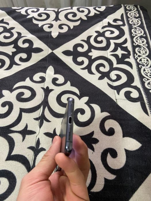 Самсунг s21 5G..