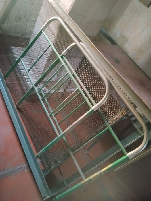 Продам железные кровати