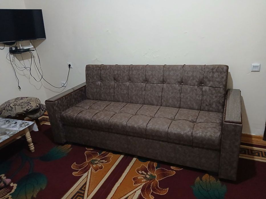 Продам почти новый диван