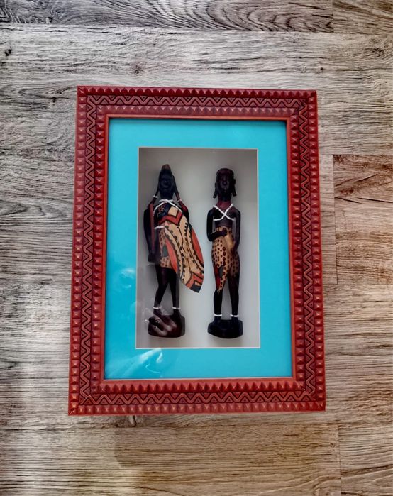 Антикварна картина африканско изкуство размер  40,5 х 31 х8 см.