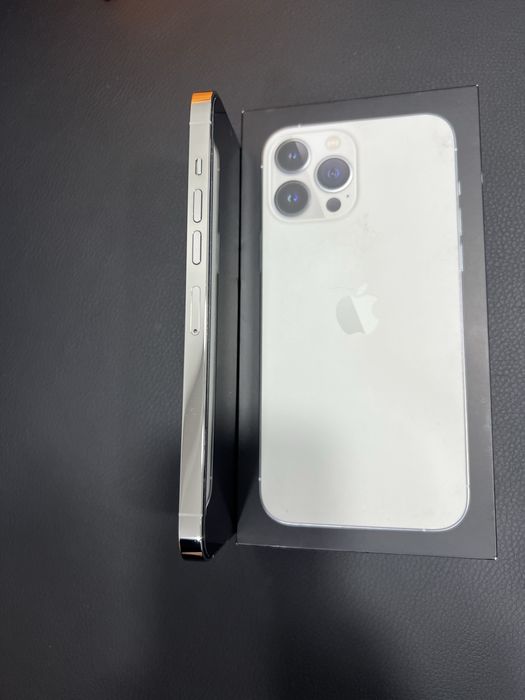 iPhone 13 Pro Max 256GB Silver — отличное состояние
