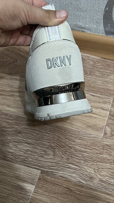 Кросовки оригинал DKNY