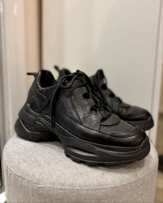 Дизайнерски маратонки NUWE от естествена кожа