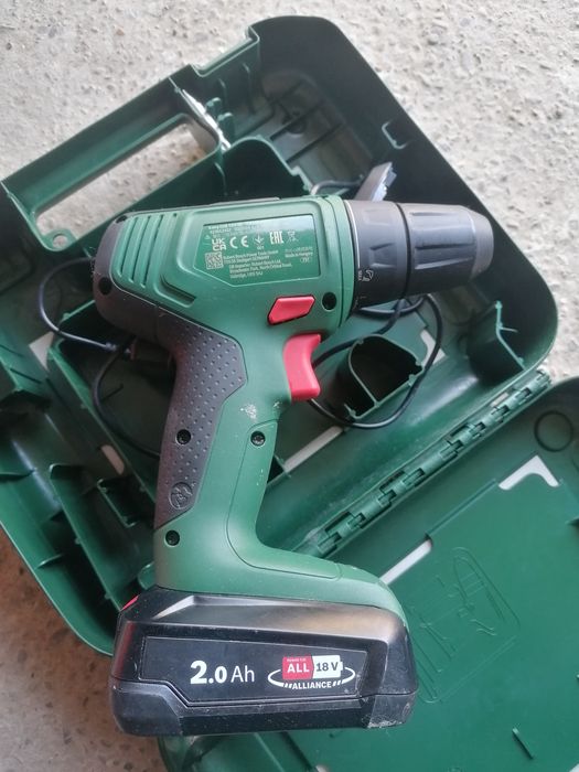 Autofiletanta Bosch EasyDrill 18V, trusa completa, foarte puțin folosi
