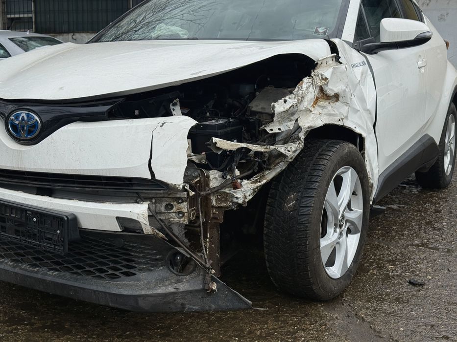 Toyota C-HR 2018 | 1.8 Hybrid | Auto Avariat