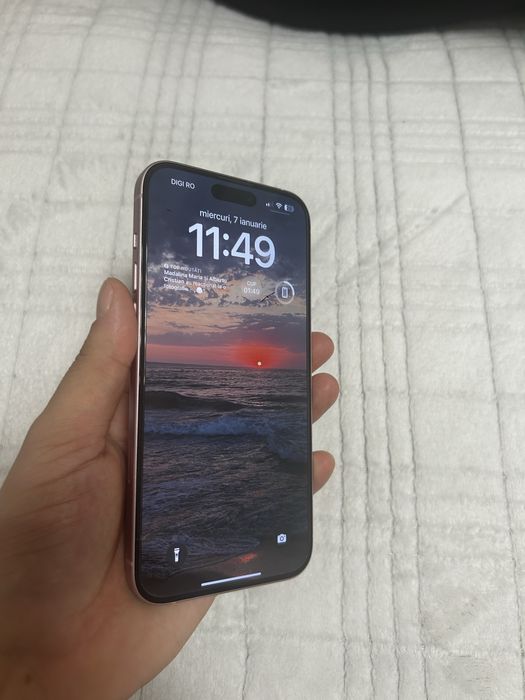 Vand iphone 15 plus impecabil