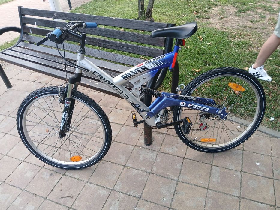 Silver Quantium. Bicicletă full suspension